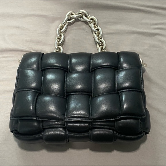 BOTTEGA VENETA Padded Chain with silver HW
Cassette in Black in dusk bag, no box - Picture 2 of 5
